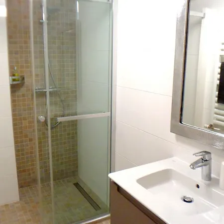 Feline Bed & Breakfast