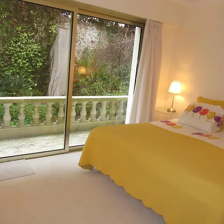 Bed & Breakfast Feline 3*